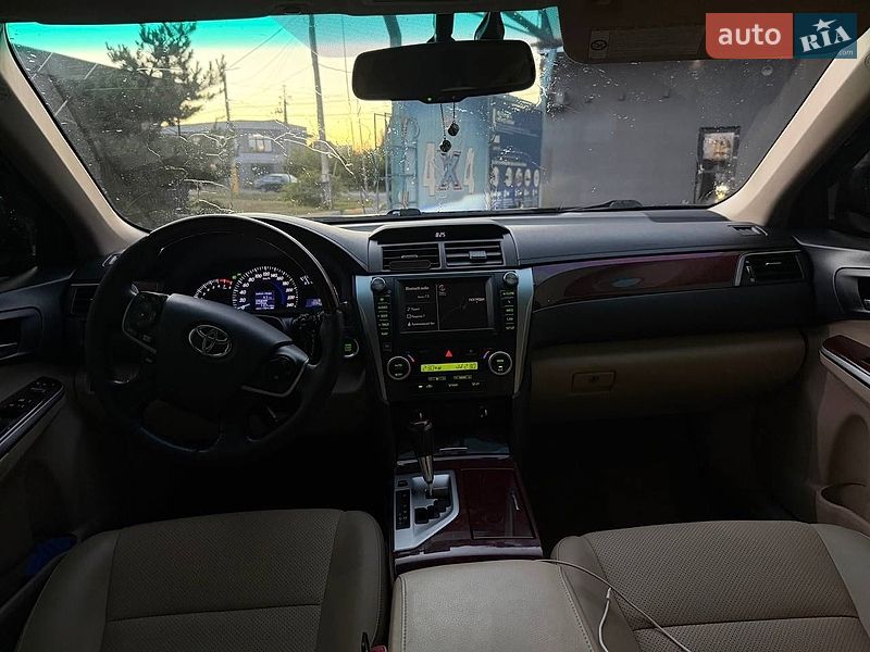 Фото Toyota Camry з оголошення AUTO.RIA