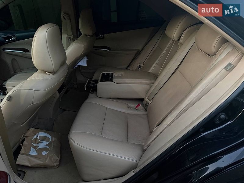 Фото Toyota Camry з оголошення AUTO.RIA