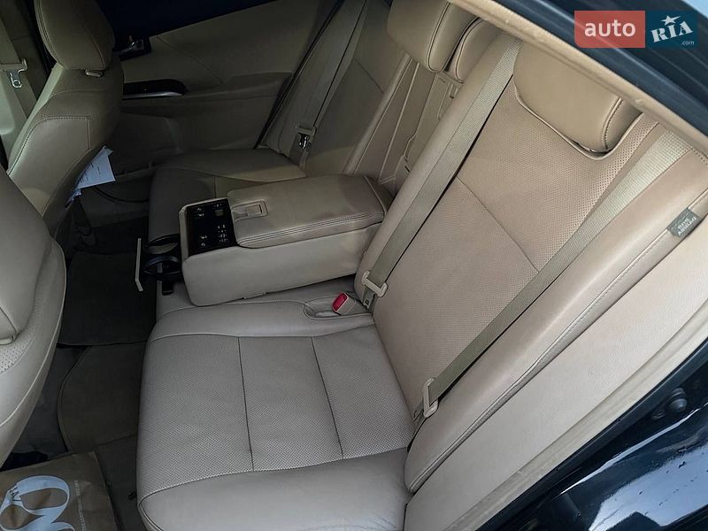 Фото Toyota Camry з оголошення AUTO.RIA