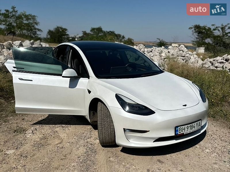 Фото Tesla Model 3 з оголошення AUTO.RIA