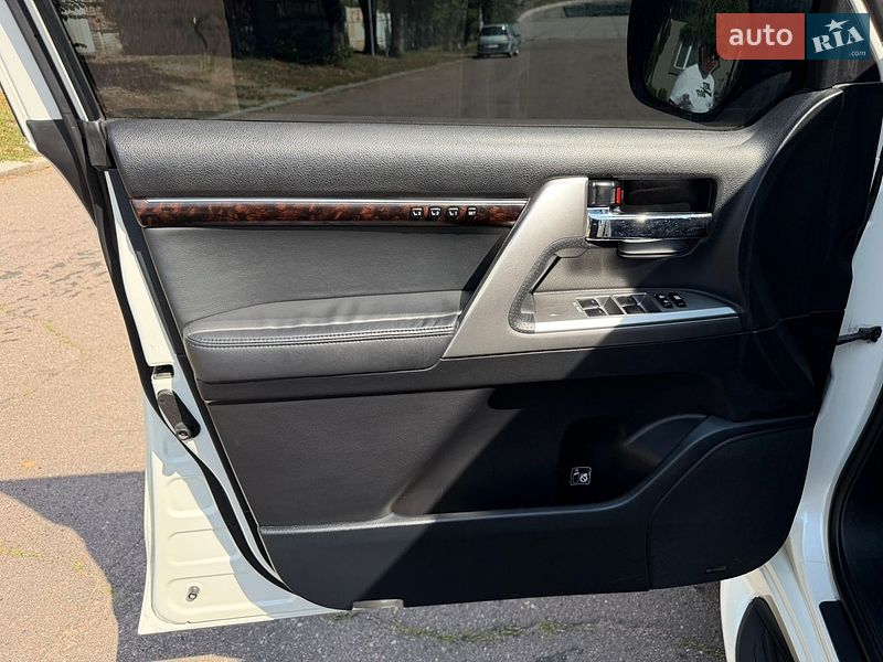 Фото Toyota Land Cruiser з оголошення AUTO.RIA