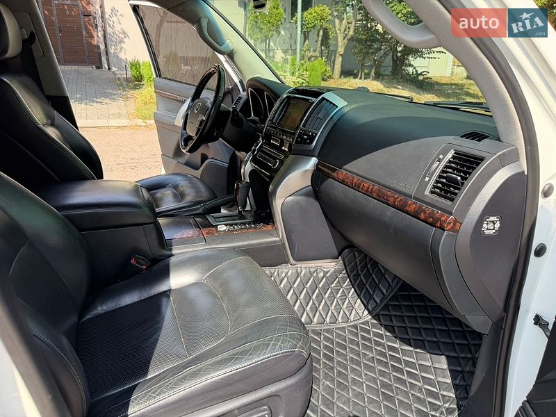 Фото Toyota Land Cruiser з оголошення AUTO.RIA