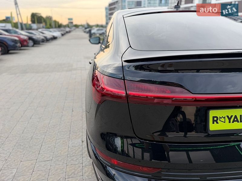 Фото Audi e-tron з оголошення AUTO.RIA