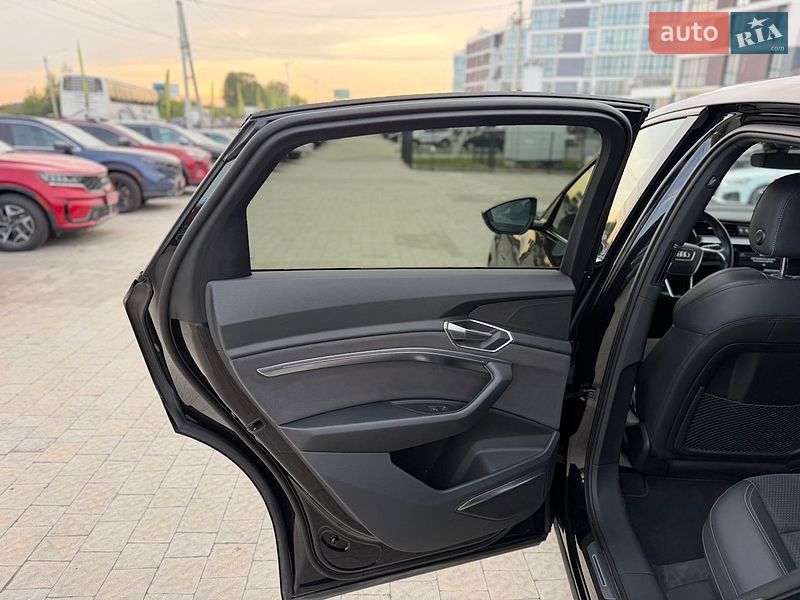 Фото Audi e-tron з оголошення AUTO.RIA