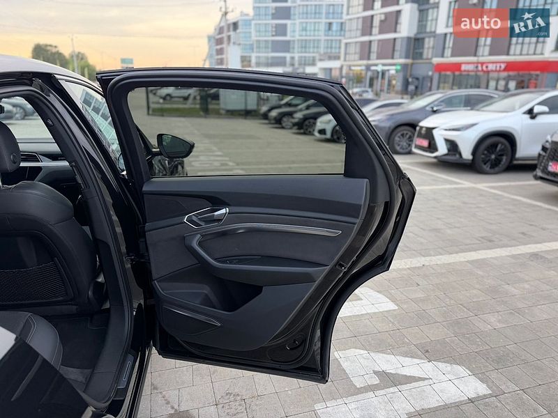 Фото Audi e-tron з оголошення AUTO.RIA