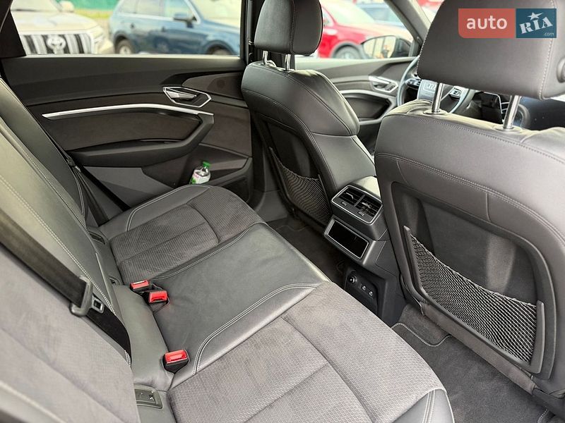 Фото Audi e-tron з оголошення AUTO.RIA