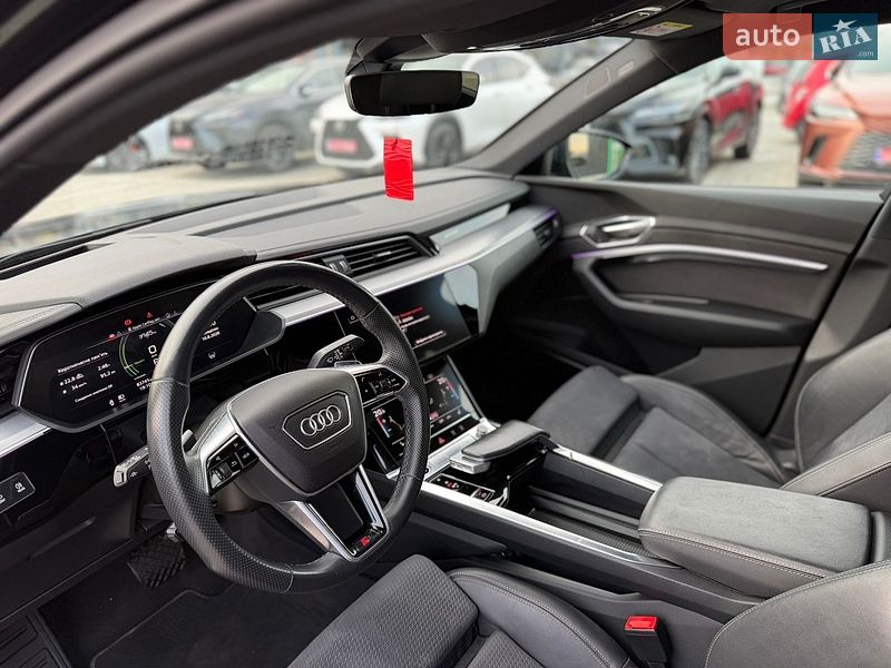 Фото Audi e-tron з оголошення AUTO.RIA