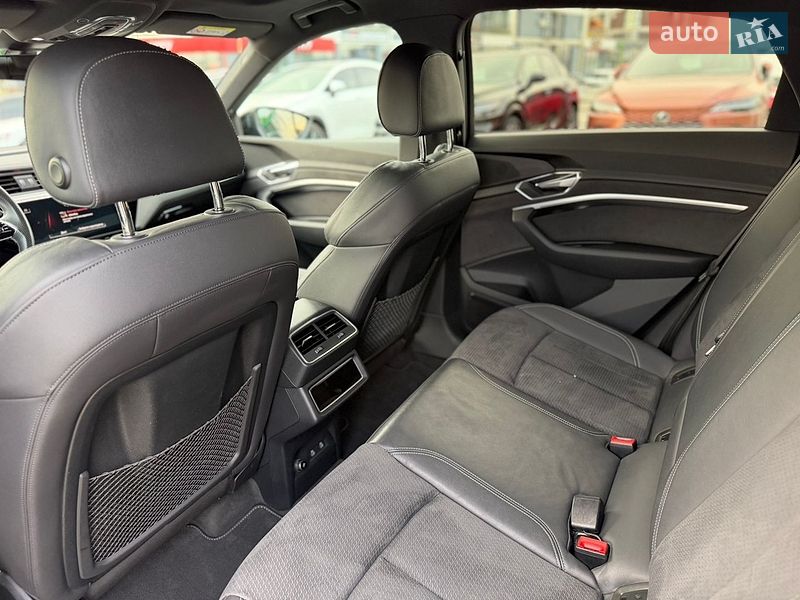 Фото Audi e-tron з оголошення AUTO.RIA