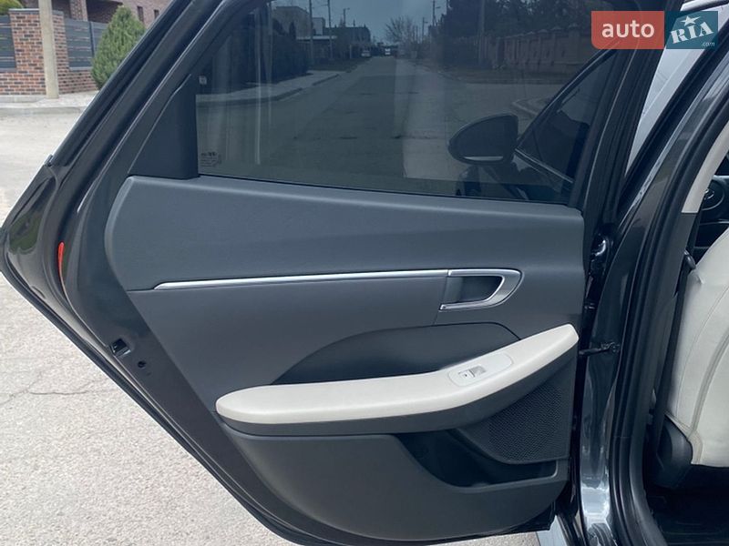 Фото Hyundai Sonata з оголошення AUTO.RIA