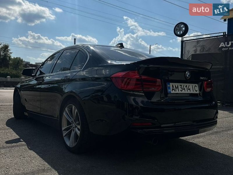 Фото BMW 3 Series з оголошення AUTO.RIA