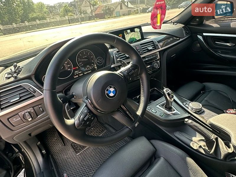 Фото BMW 3 Series з оголошення AUTO.RIA