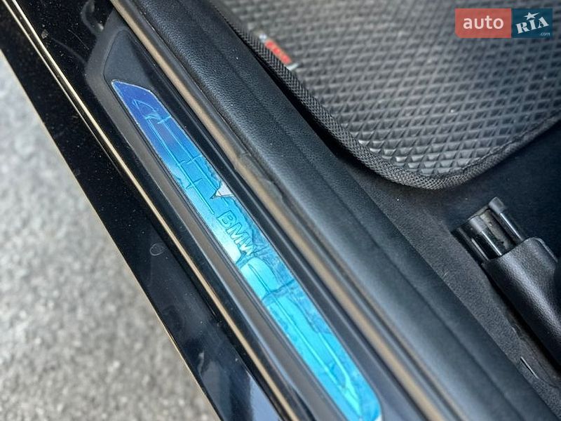 Фото BMW 3 Series з оголошення AUTO.RIA
