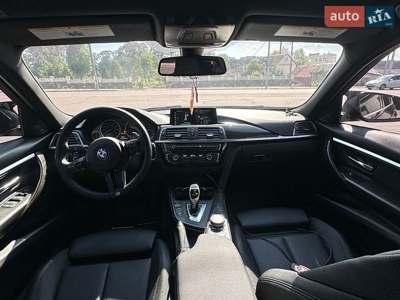 Фото BMW 3 Series з оголошення AUTO.RIA