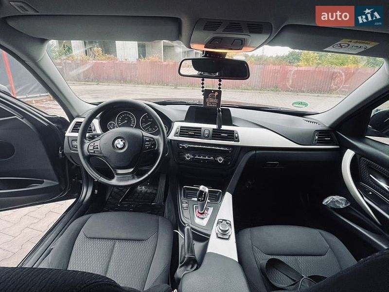 Фото BMW 3 Series з оголошення AUTO.RIA