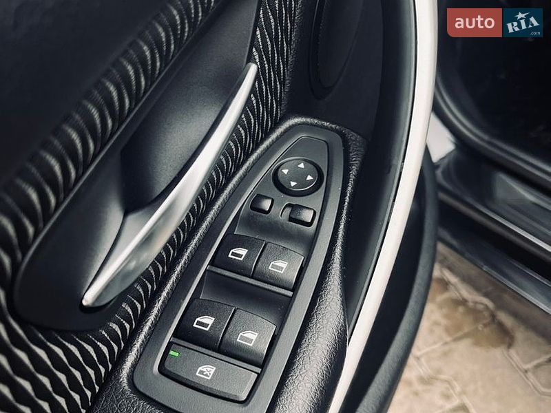 Фото BMW 3 Series з оголошення AUTO.RIA