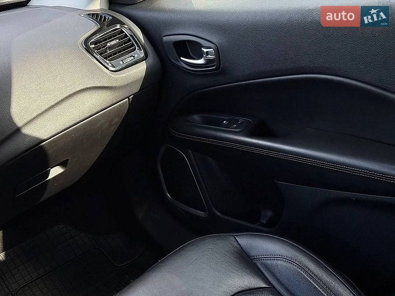 Фото Jeep Compass з оголошення AUTO.RIA