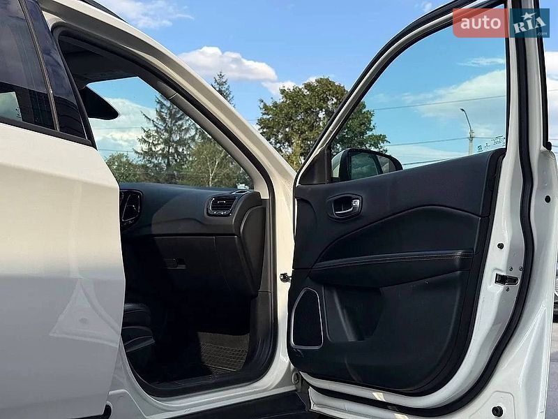 Фото Jeep Compass з оголошення AUTO.RIA