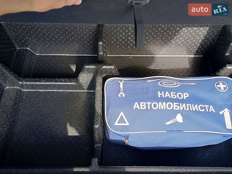 Фото Hyundai Santa FE з оголошення AUTO.RIA