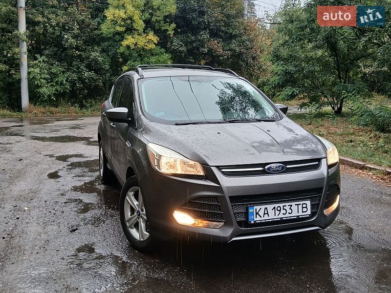 Фото Ford Escape з оголошення AUTO.RIA