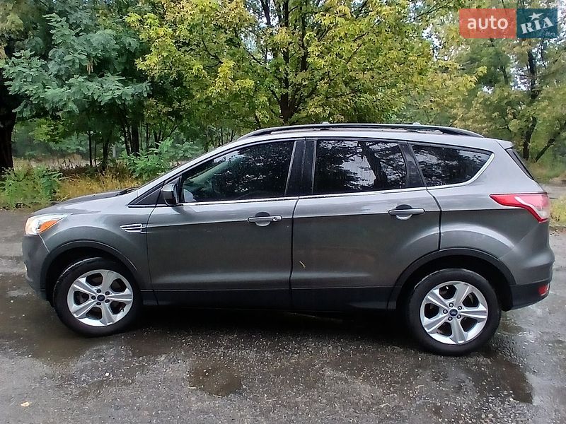 Фото Ford Escape з оголошення AUTO.RIA