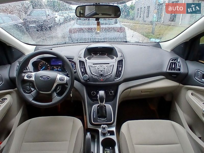 Фото Ford Escape з оголошення AUTO.RIA