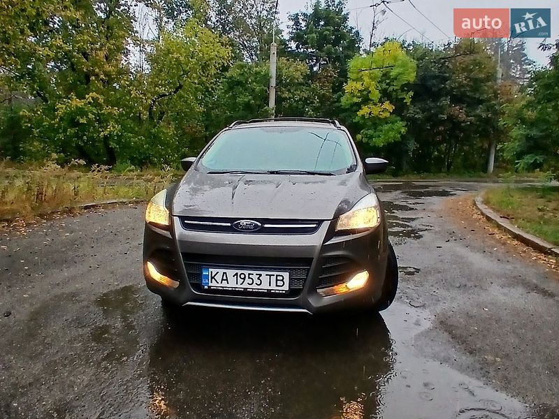 Фото Ford Escape з оголошення AUTO.RIA