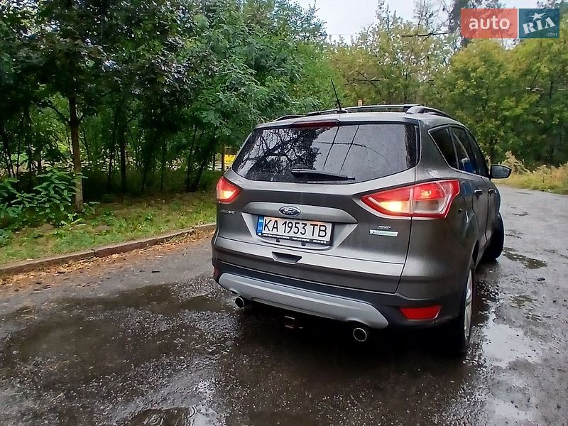 Фото Ford Escape з оголошення AUTO.RIA