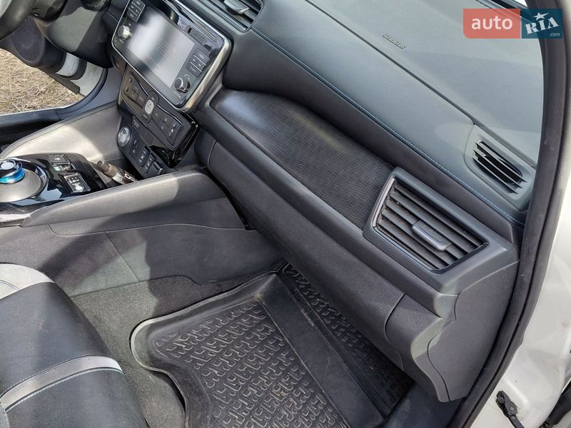 Фото Nissan Leaf з оголошення AUTO.RIA