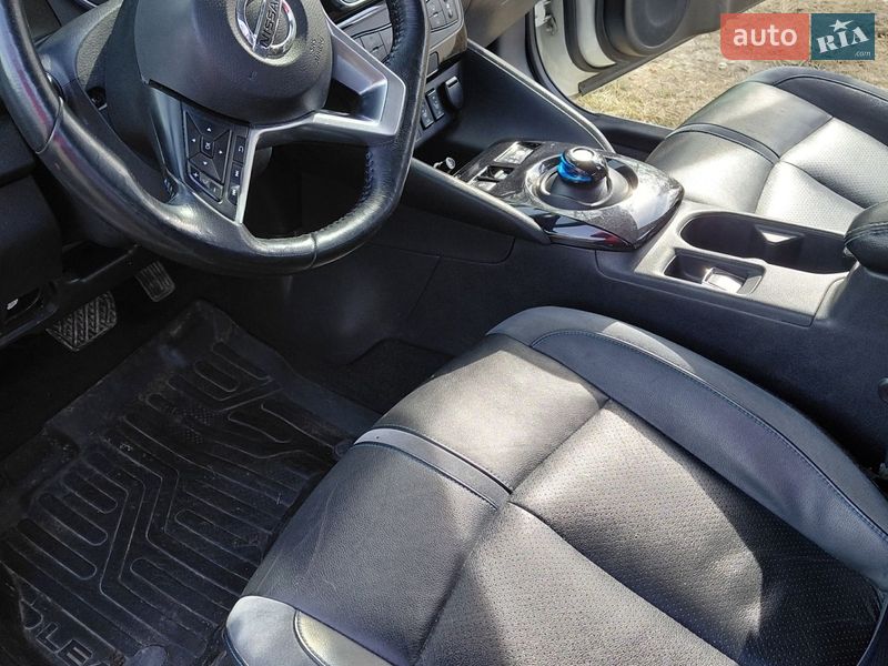 Фото Nissan Leaf з оголошення AUTO.RIA