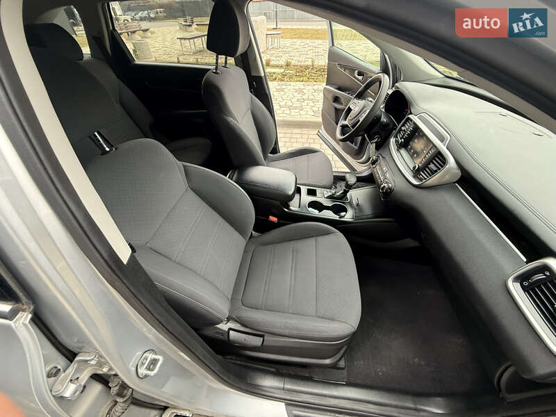 Фото Kia Sorento з оголошення AUTO.RIA