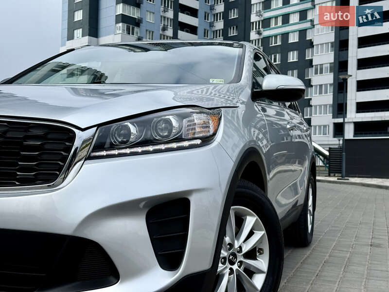 Фото Kia Sorento з оголошення AUTO.RIA