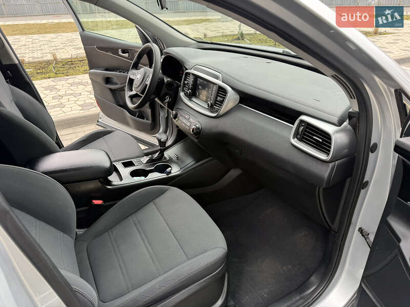 Фото Kia Sorento з оголошення AUTO.RIA