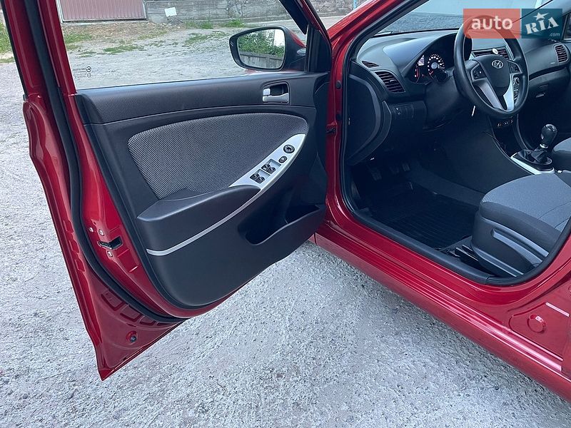 Фото Hyundai Accent з оголошення AUTO.RIA