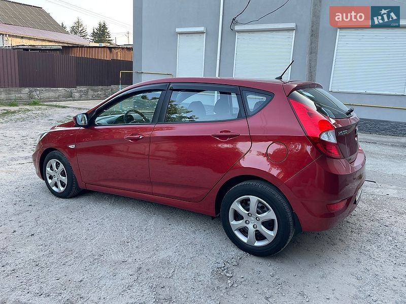 Фото Hyundai Accent з оголошення AUTO.RIA
