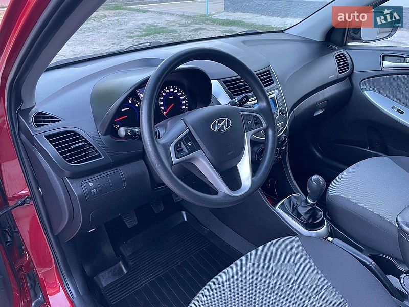 Фото Hyundai Accent з оголошення AUTO.RIA