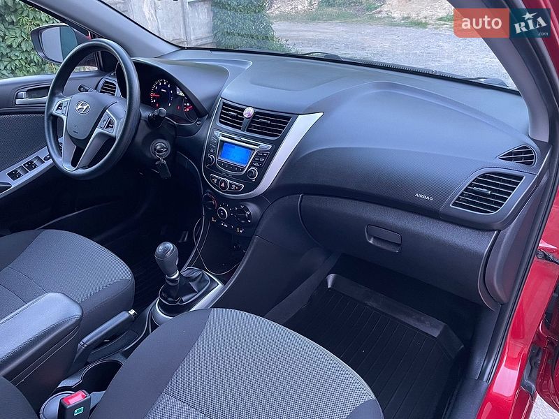 Фото Hyundai Accent з оголошення AUTO.RIA