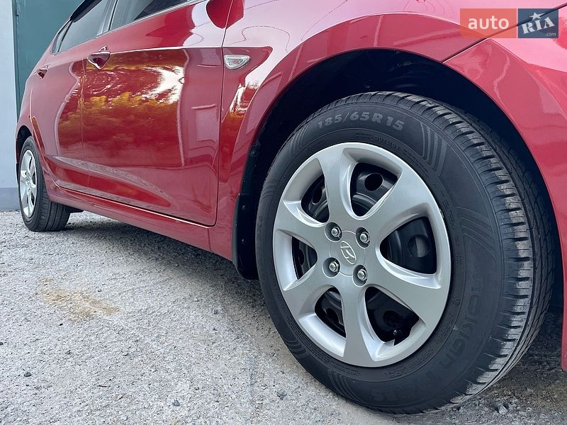 Фото Hyundai Accent з оголошення AUTO.RIA
