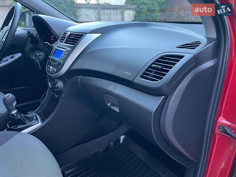 Фото Hyundai Accent з оголошення AUTO.RIA