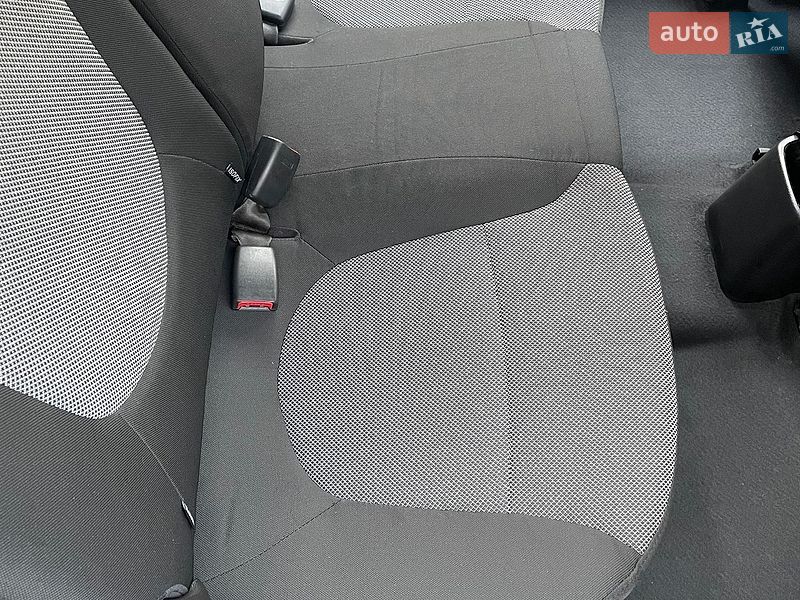 Фото Hyundai Accent з оголошення AUTO.RIA