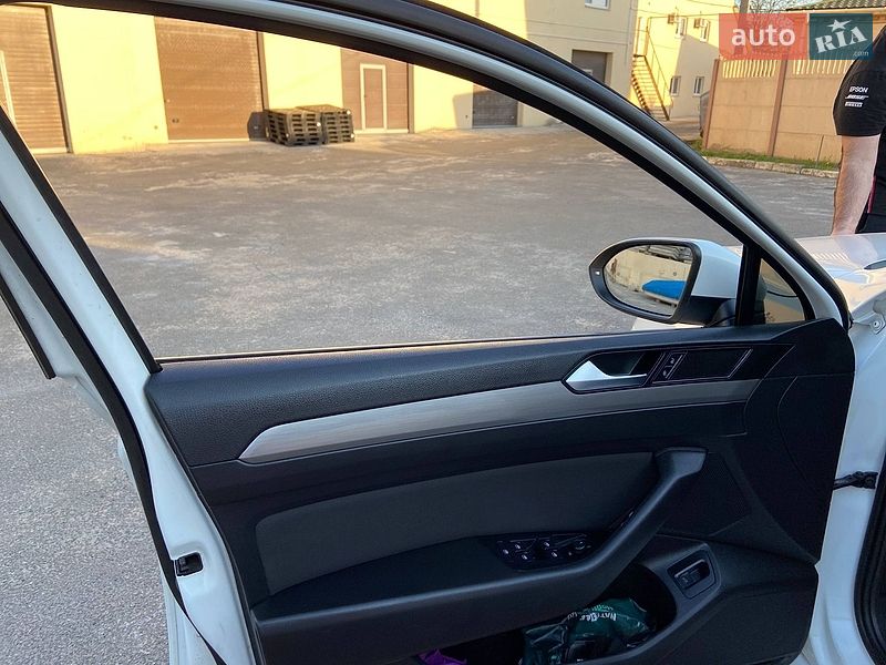 Фото Volkswagen Passat з оголошення AUTO.RIA
