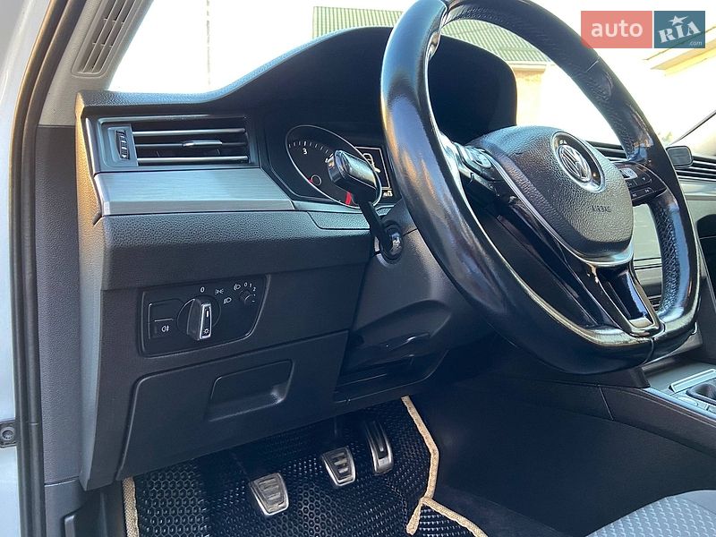 Фото Volkswagen Passat з оголошення AUTO.RIA