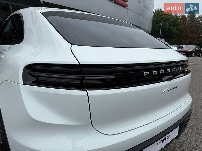 Фото Porsche Macan Electric з оголошення AUTO.RIA