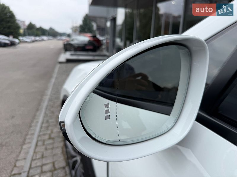 Фото Porsche Macan Electric з оголошення AUTO.RIA