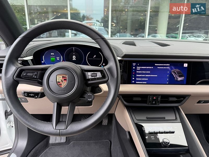 Фото Porsche Macan Electric з оголошення AUTO.RIA