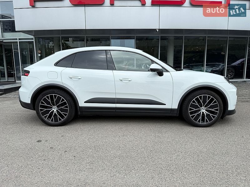 Фото Porsche Macan Electric з оголошення AUTO.RIA