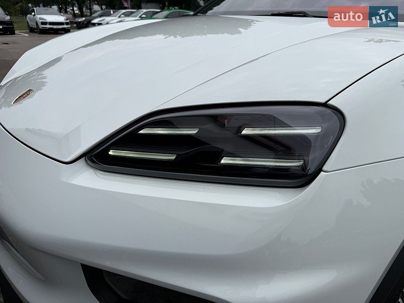 Фото Porsche Macan Electric з оголошення AUTO.RIA