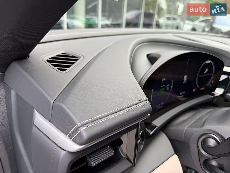 Фото Porsche Macan Electric з оголошення AUTO.RIA