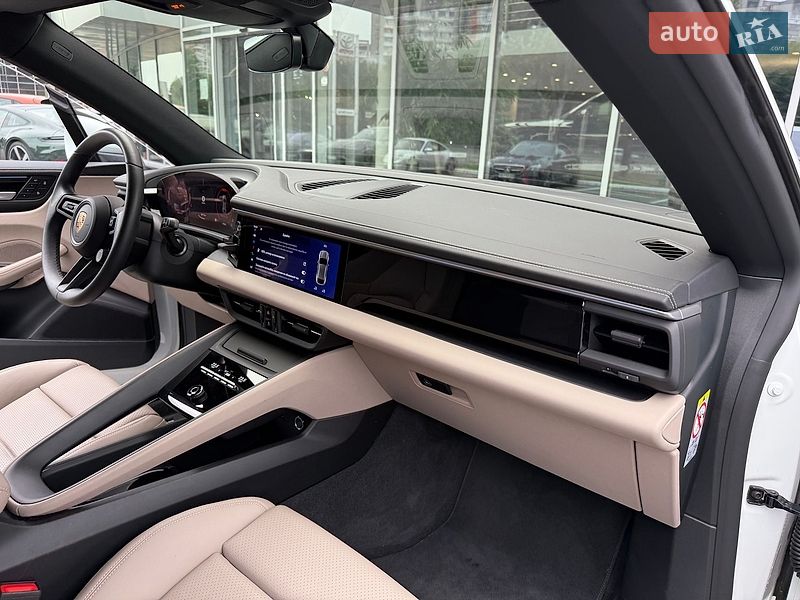 Фото Porsche Macan Electric з оголошення AUTO.RIA