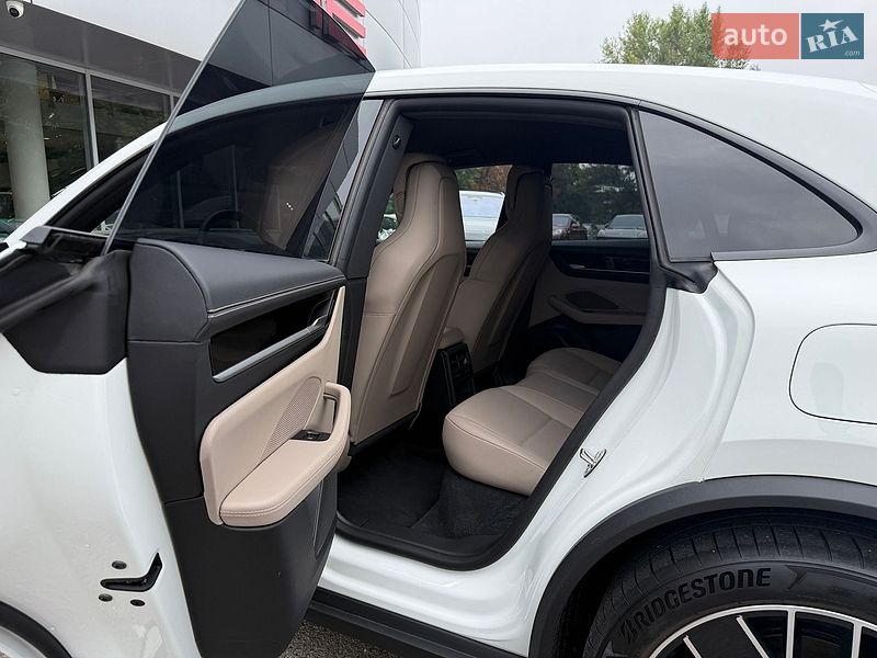 Фото Porsche Macan Electric з оголошення AUTO.RIA