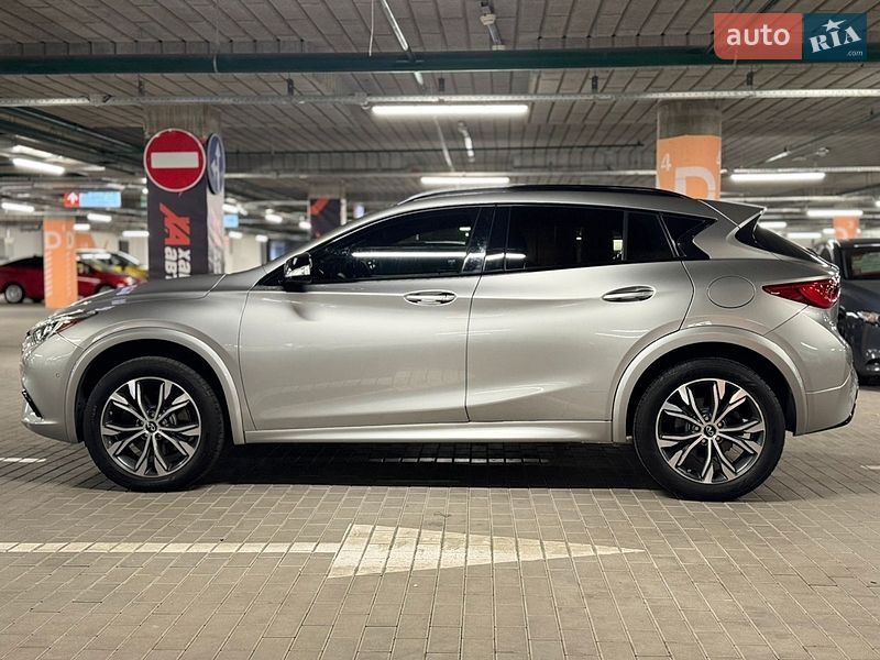 Фото Infiniti QX30 з оголошення AUTO.RIA
